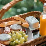 Treehous Sneznik S Wellness * Dolna Morawa
