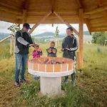 Luksusowy namiot Treehous Sneznik S Wellness
