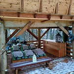 ラグジュアリーテント Treehous Sneznik S Wellness Dolní Morava