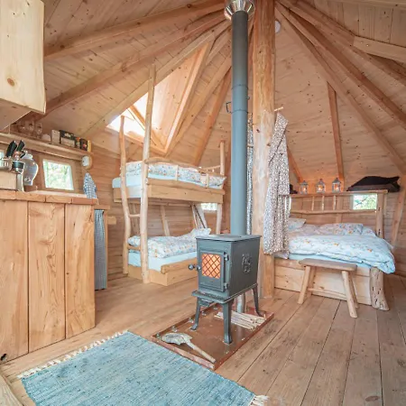 Treehous Sneznik S Wellness Luxury tent *