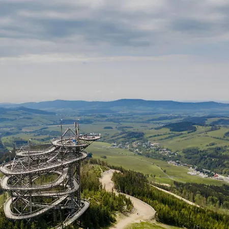 Treehous Sněžník S Wellness