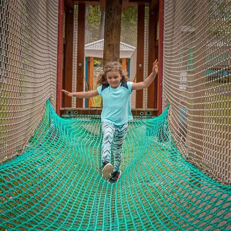 Treehous Sneznik S Wellness * Dolní Morava