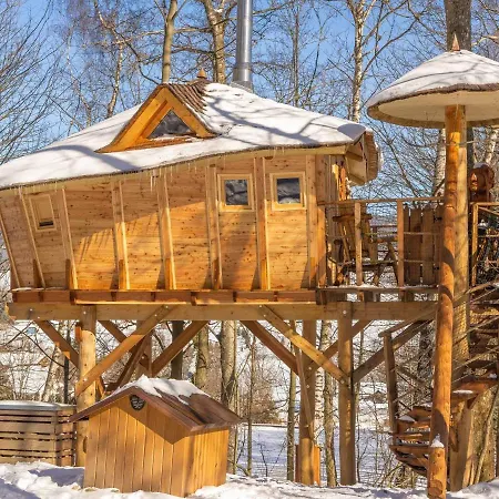 Tente de luxe Treehous Sneznik S Wellness Dolní Morava
