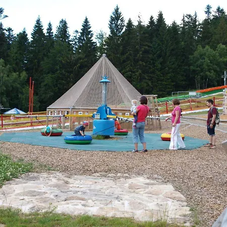 Treehous Sněžník S Wellness Campo de lujo Dolní Morava