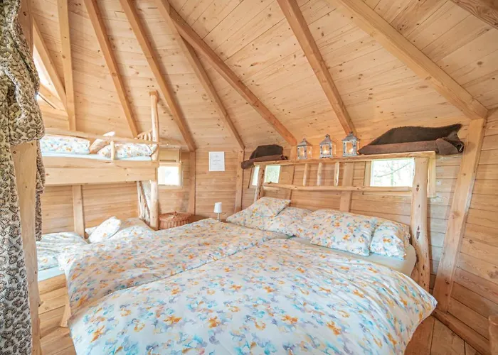 Lyxtält Treehous Sneznik S Wellness