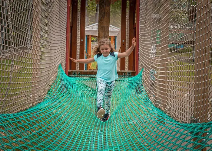 Treehous Sneznik S Wellness * Dolní Morava