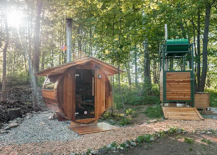 Οργανωμένο κάμπινγκ Treehous Sneznik S Wellness *