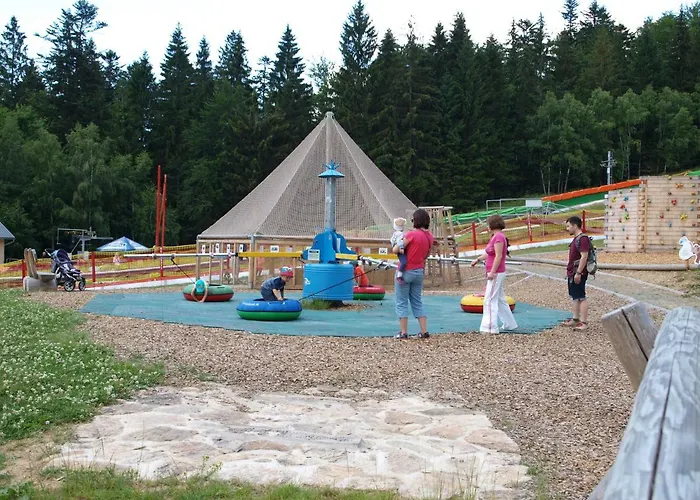 Treehous Sneznik S Wellness Lyxtält Dolní Morava